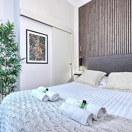 Renovated Champs-Elysees Retreat Apartment Paris Bagian luar foto