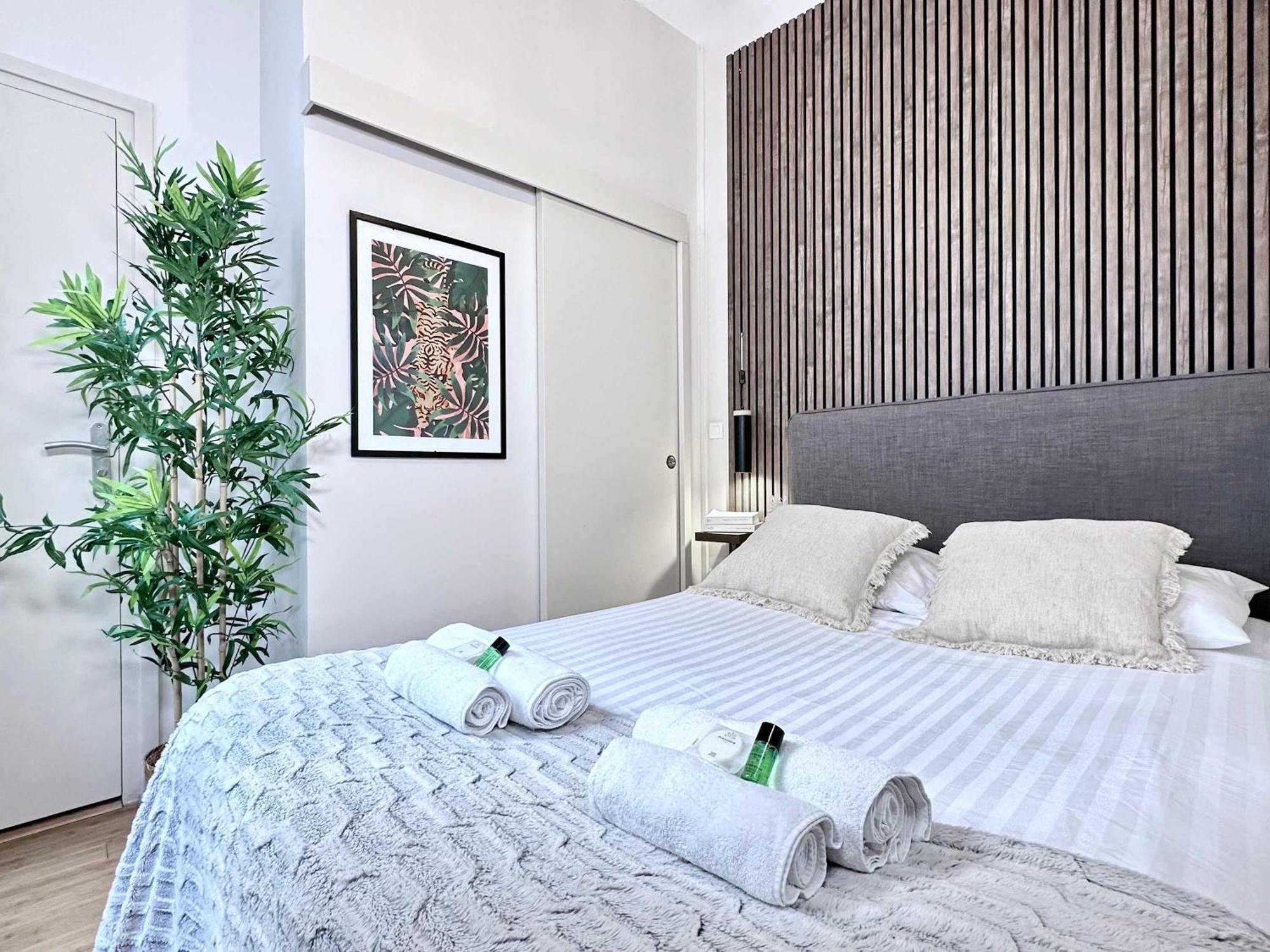 Renovated Champs-Elysees Retreat Apartment Paris Bagian luar foto