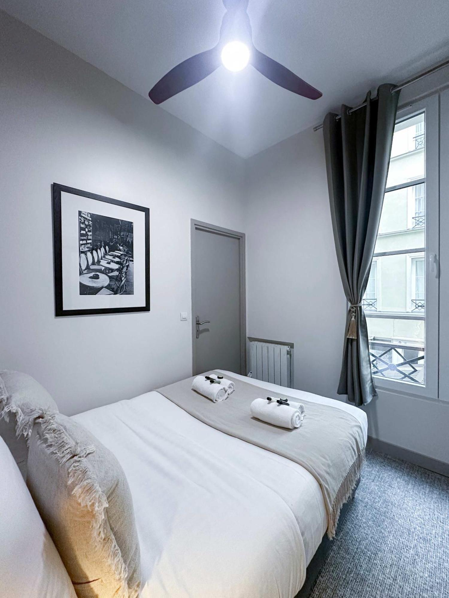 Renovated Champs-Elysees Retreat Apartment Paris Bagian luar foto