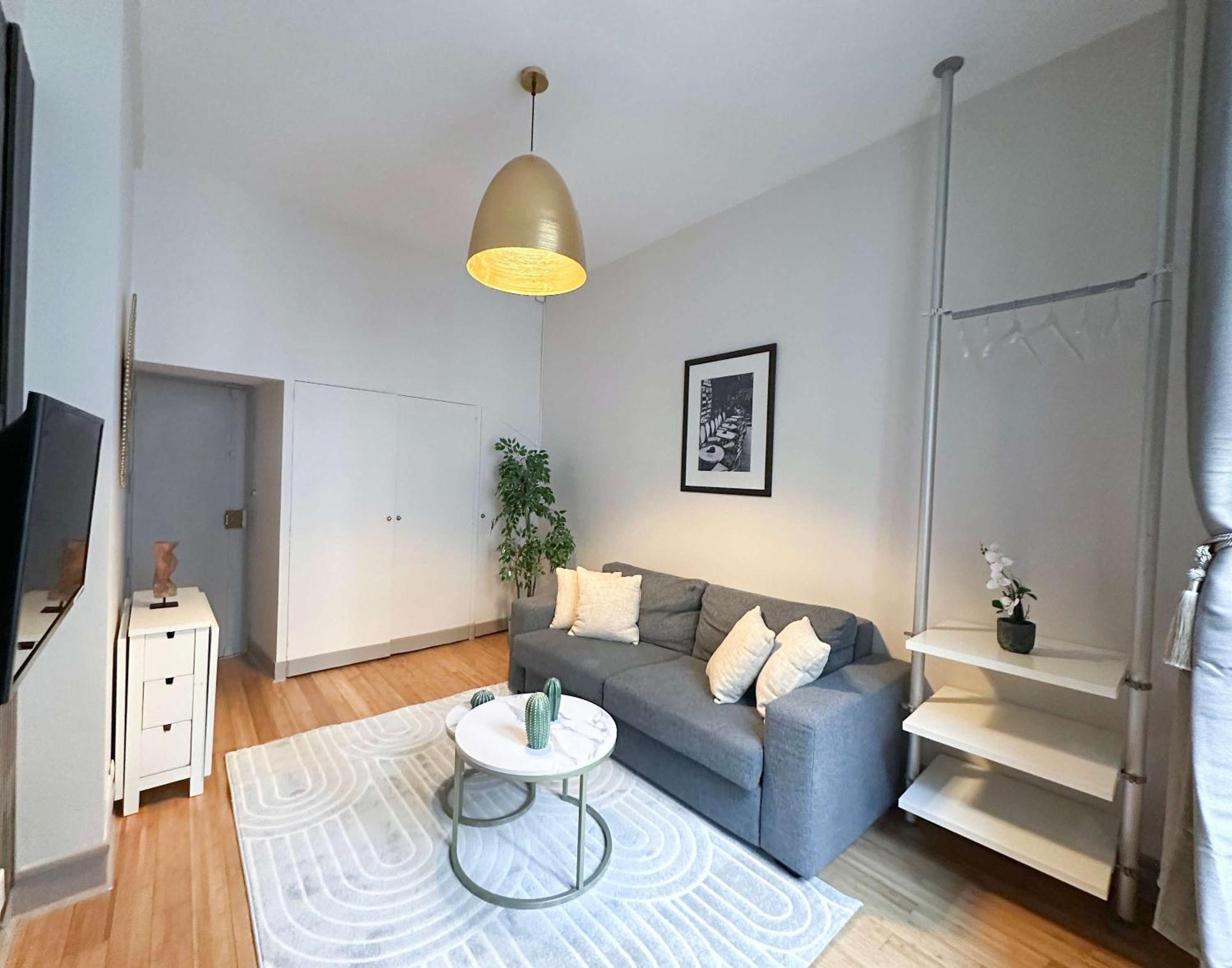 Renovated Champs-Elysees Retreat Apartment Paris Bagian luar foto